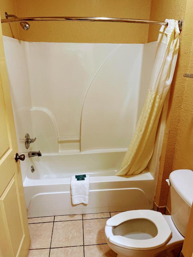 Fairview Suites בליית'וויל מראה חיצוני תמונה
